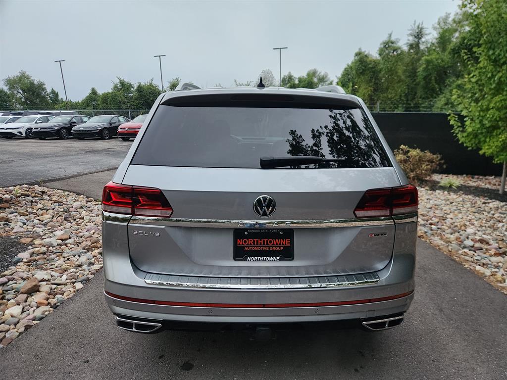 2022 Volkswagen Atlas V6 SEL R-Line photo 2