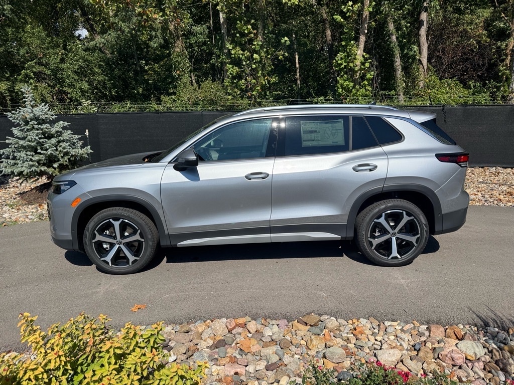 New 2025 Volkswagen Tiguan 2.0T SE SUV