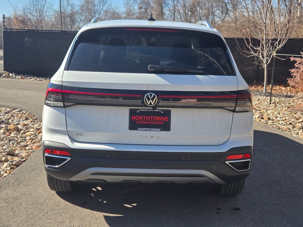 New 2026 Volkswagen Taos 1.5T SE SUV
