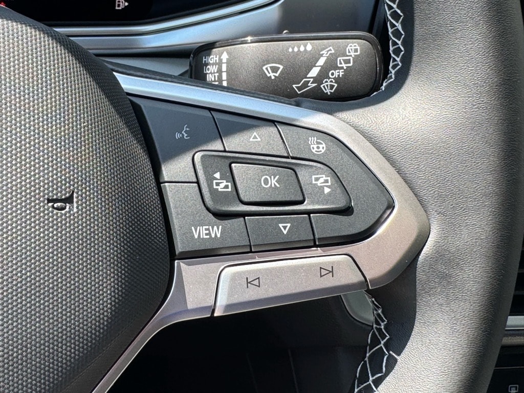 2025 Volkswagen Taos SE - Photo 26