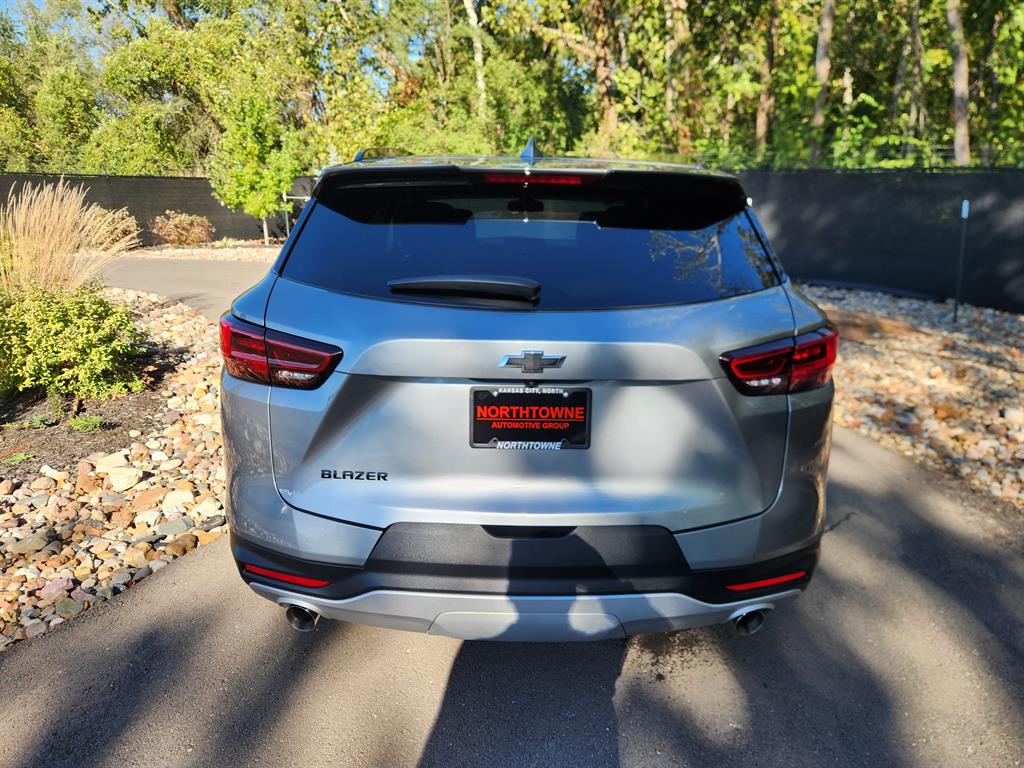 2023 Chevrolet Blazer 2LT photo 3