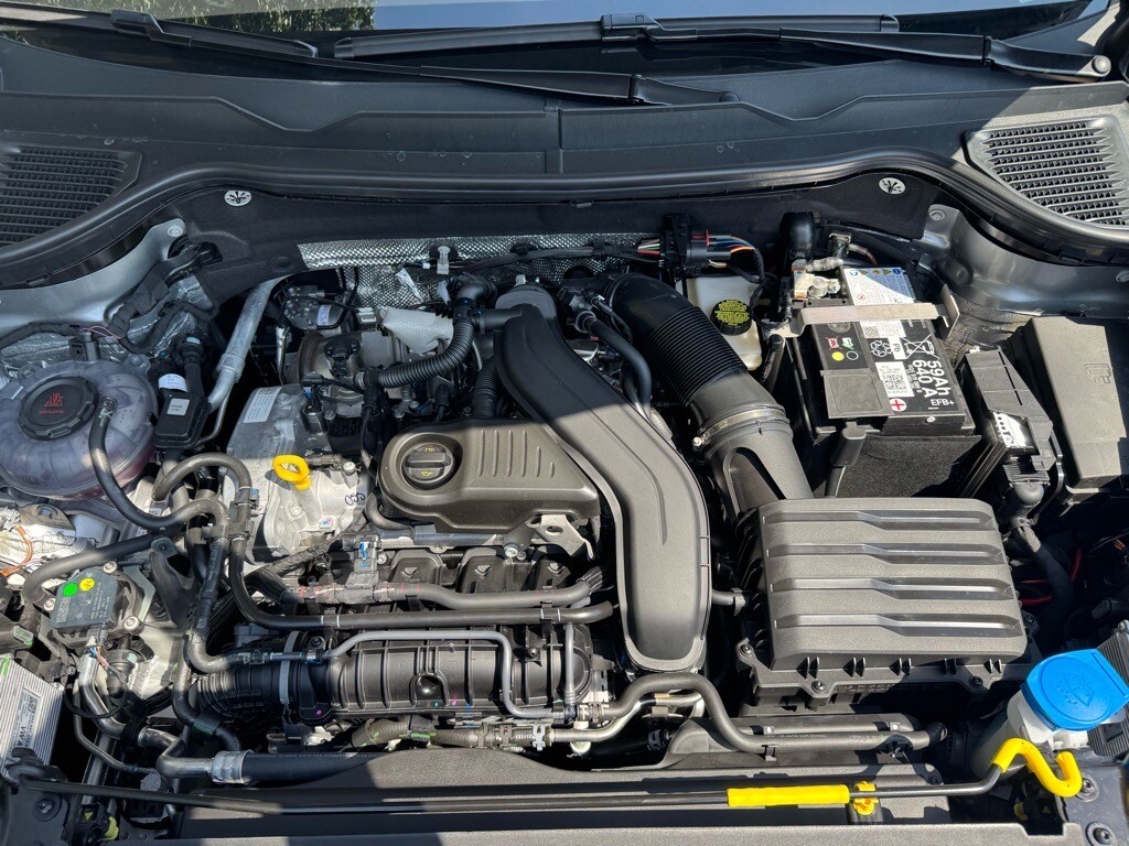 2025 Volkswagen Taos SE - Photo 10