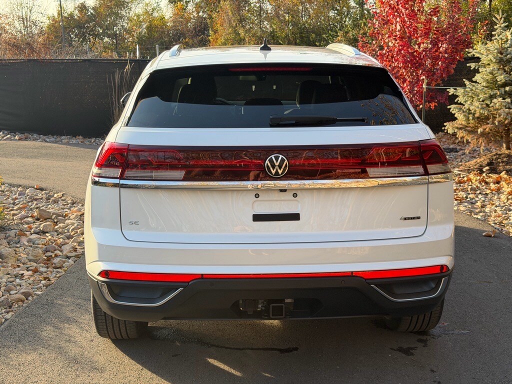 2026 Volkswagen Atlas Cross Sport SE Technology photo 3