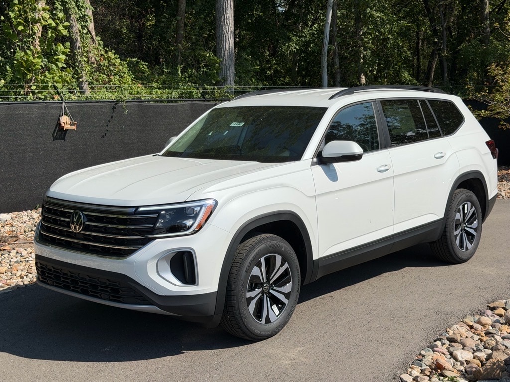 2026 Volkswagen Atlas SE's photo