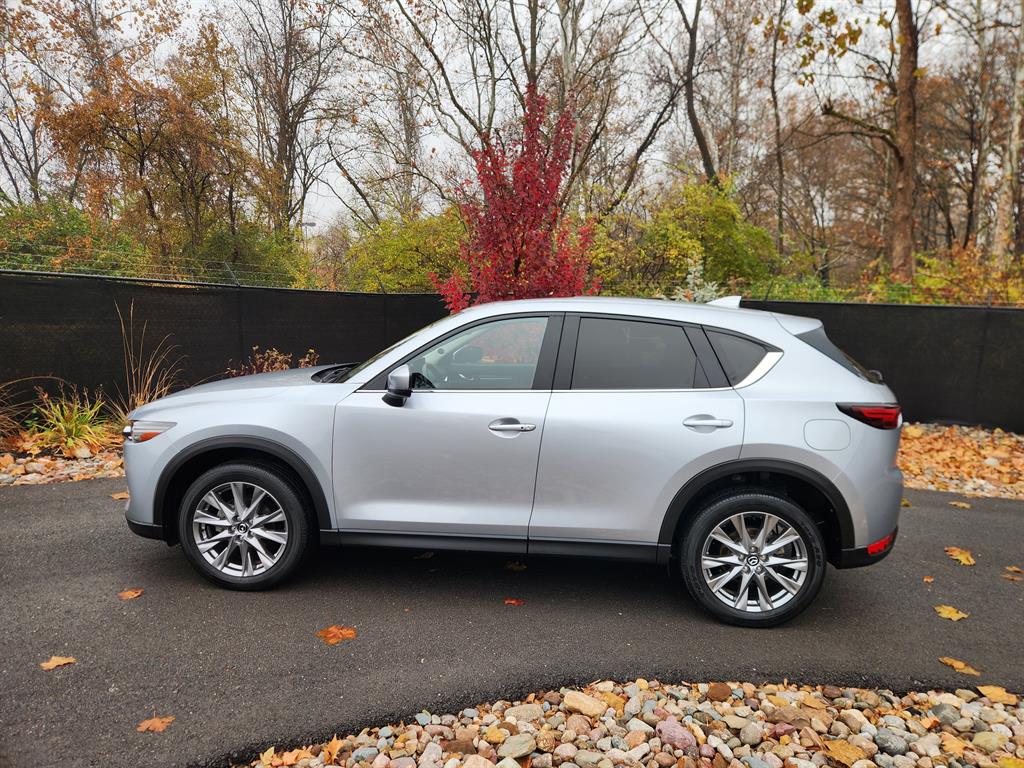2021 Mazda CX-5 Grand Touring photo 2