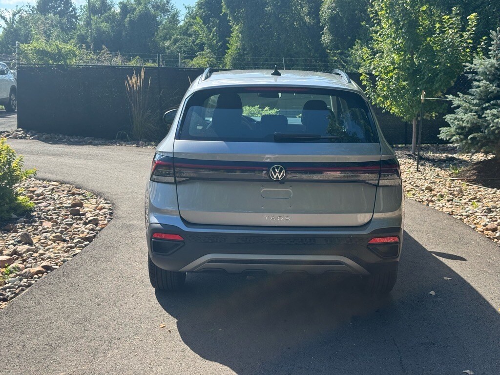2025 Volkswagen Taos S photo 3