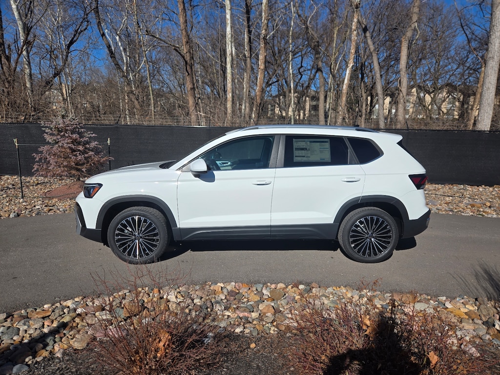 New 2026 Volkswagen Taos 1.5T SE SUV