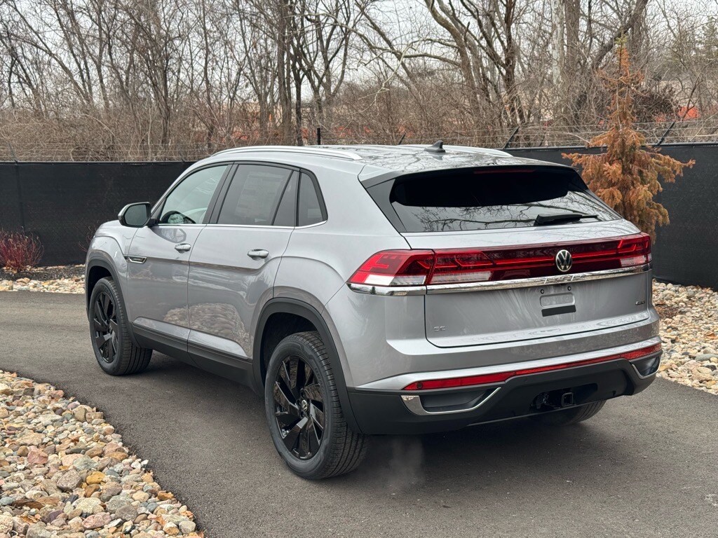 2025 Volkswagen Atlas Cross Sport SE Technology photo 3