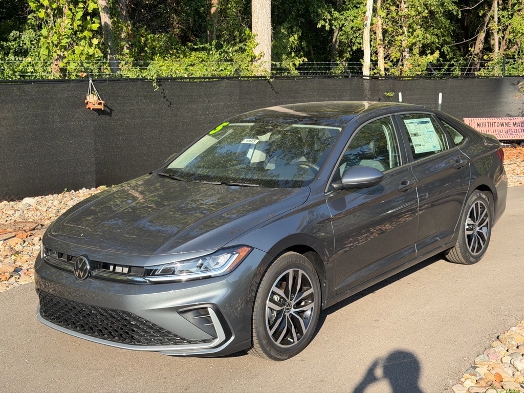 2025 Volkswagen Jetta SE's photo