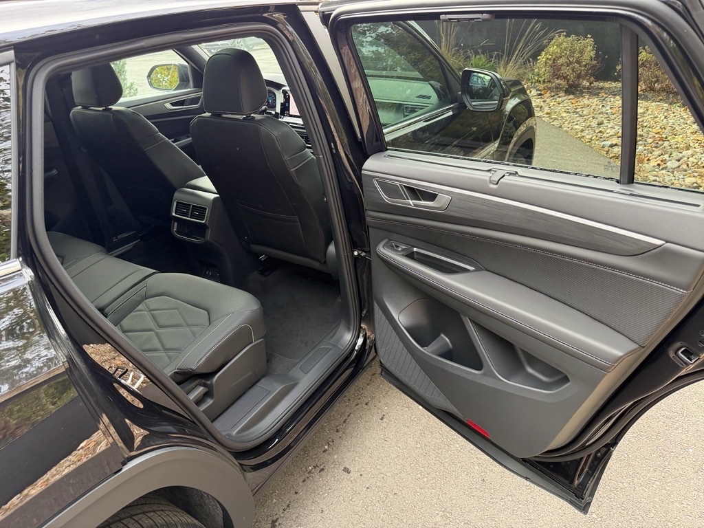 2026 Volkswagen Atlas Cross Sport SE w/Tech - Photo 13