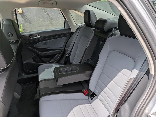 2025 Volkswagen Jetta SE - Photo 20