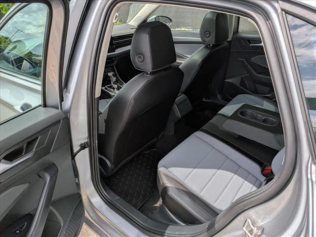 2025 Volkswagen Jetta SE - Photo 19