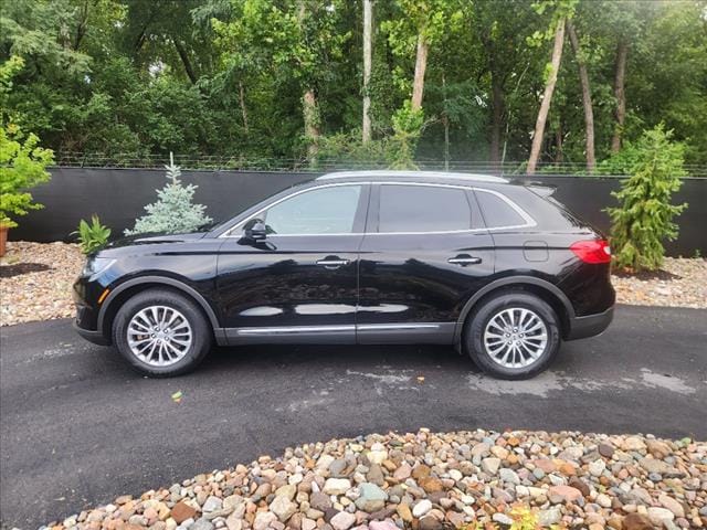 Used 2018 Lincoln MKX Select with VIN 2LMPJ8KR9JBL22593 for sale in Kansas City