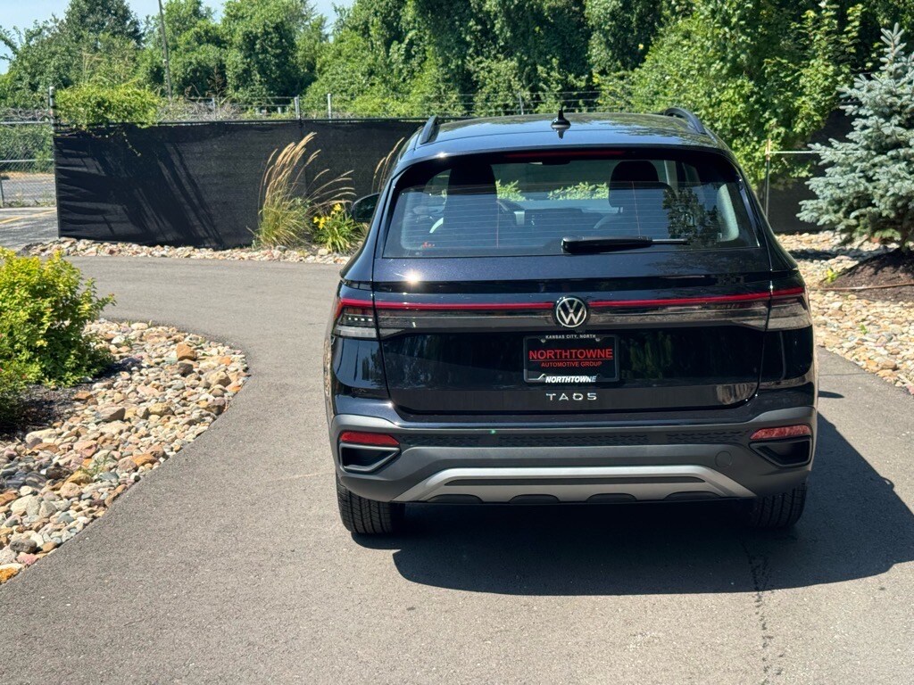 2025 Volkswagen Taos S photo 4