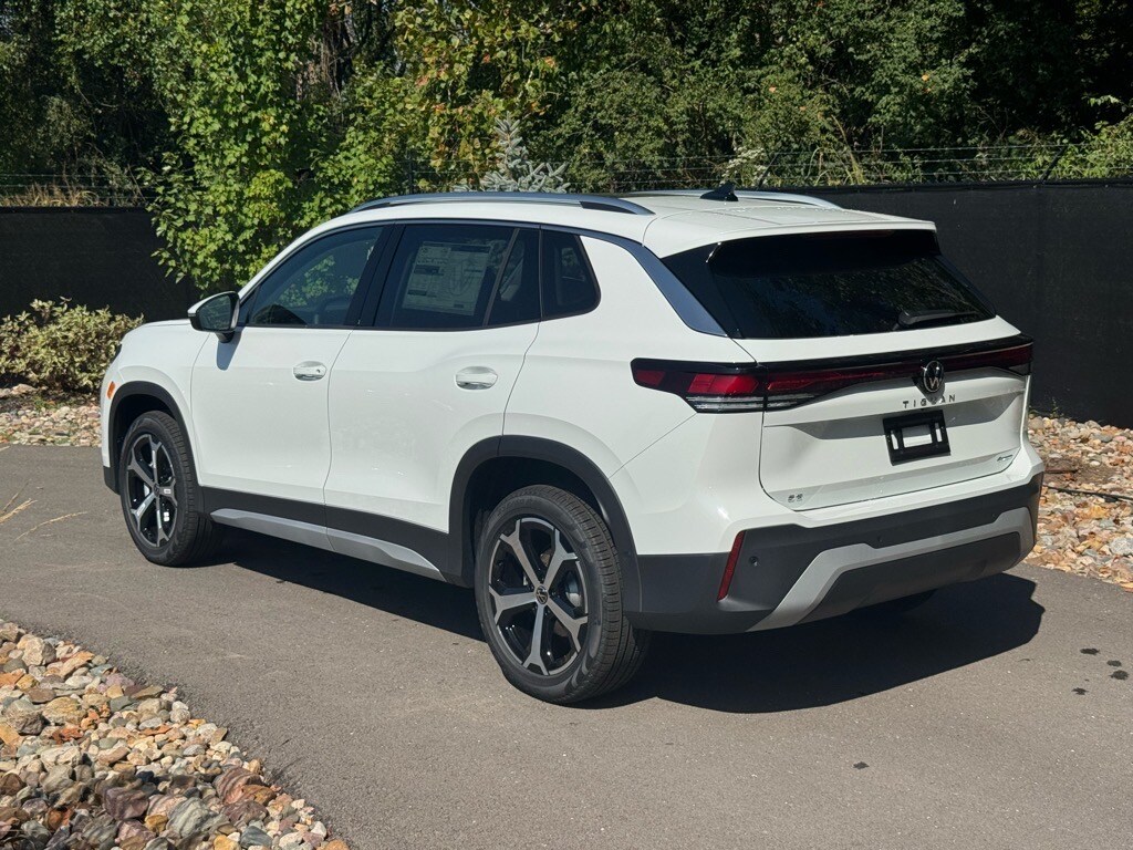 2025 Volkswagen Tiguan SE photo 3