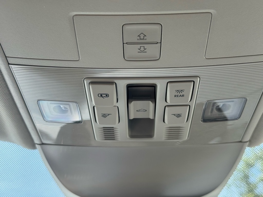 2025 Volkswagen Taos SE - Photo 32