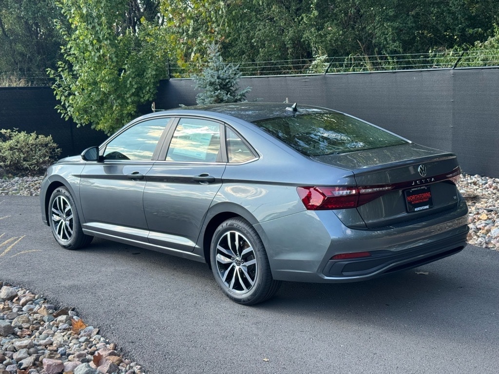 New 2025 Volkswagen Jetta 1.5T SE Sedan