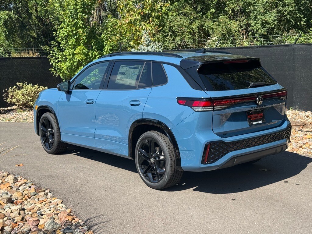 2025 Volkswagen Tiguan SE R-Line Black photo 3