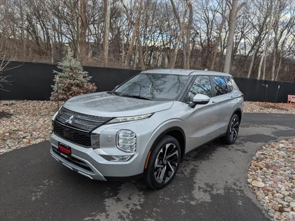 Used 2024 Mitsubishi Outlander SE SUV