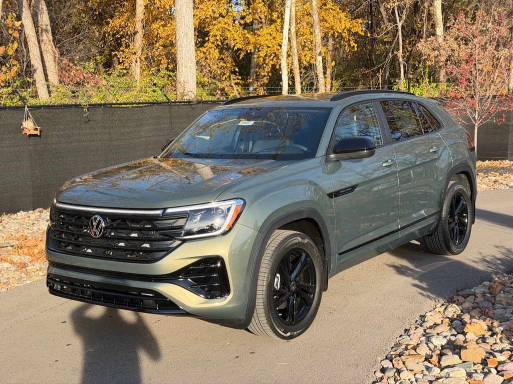 2026 Volkswagen Atlas Cross Sport SEL R-LINE's photo