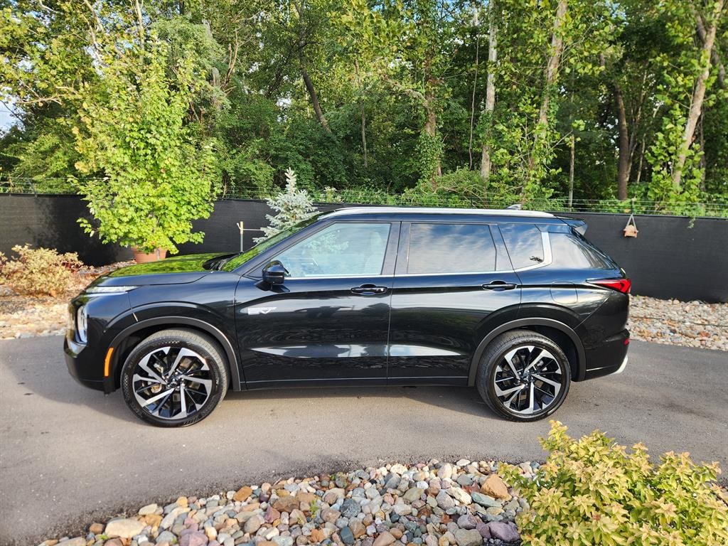 Used 2024 Mitsubishi Outlander PHEV SEL SUV