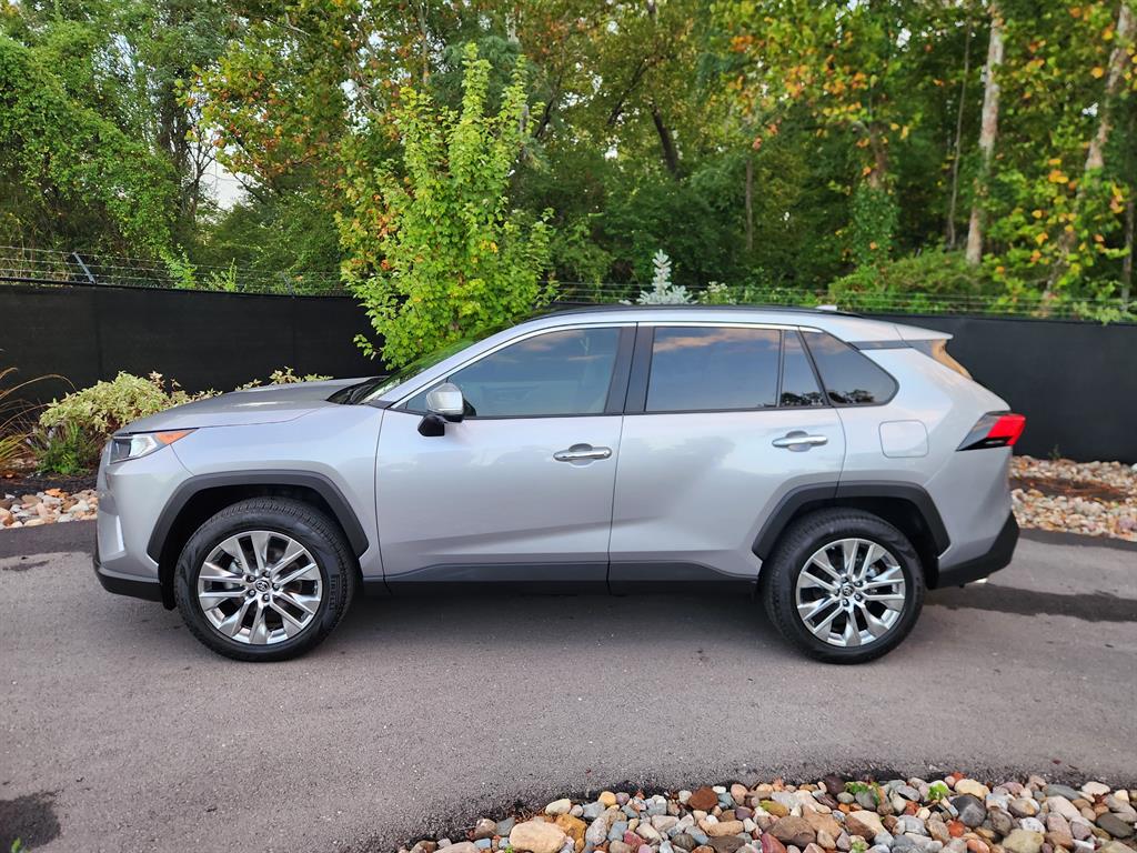 2019 Toyota RAV4 Limited photo 2