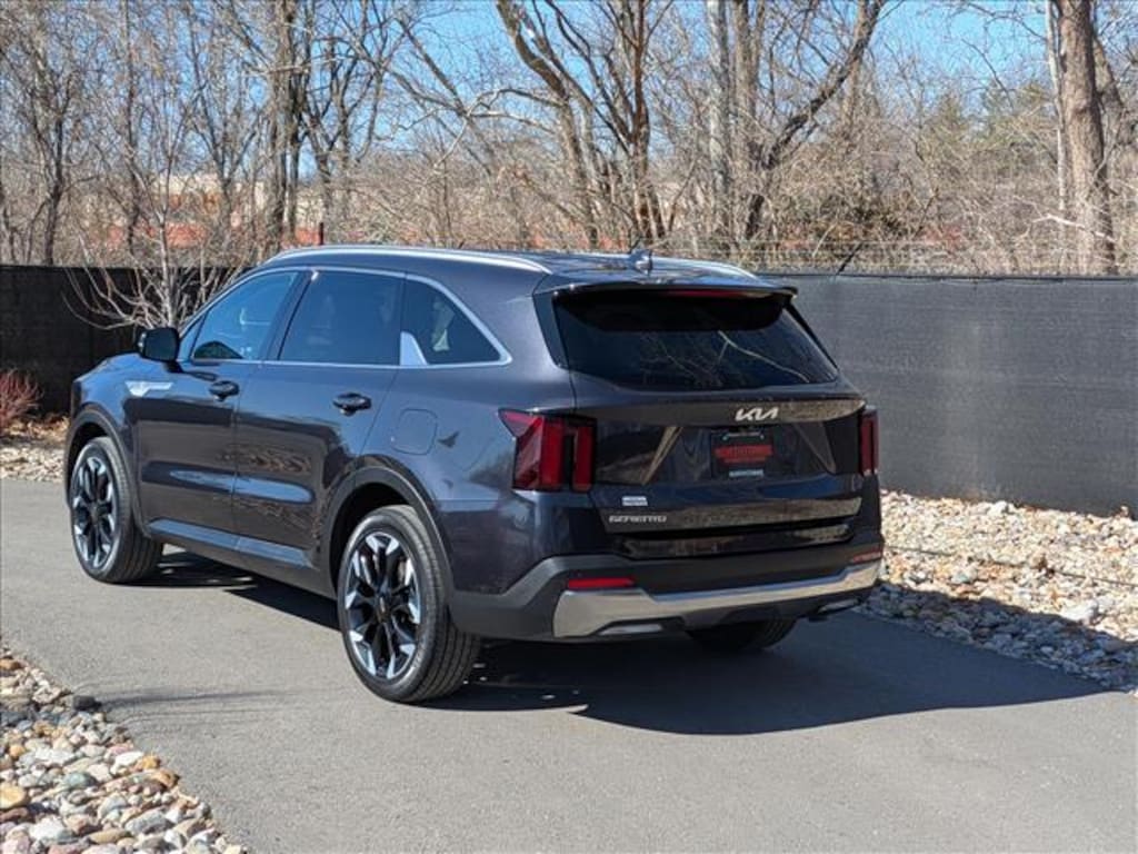 Used 2025 Kia Sorento EX SUV