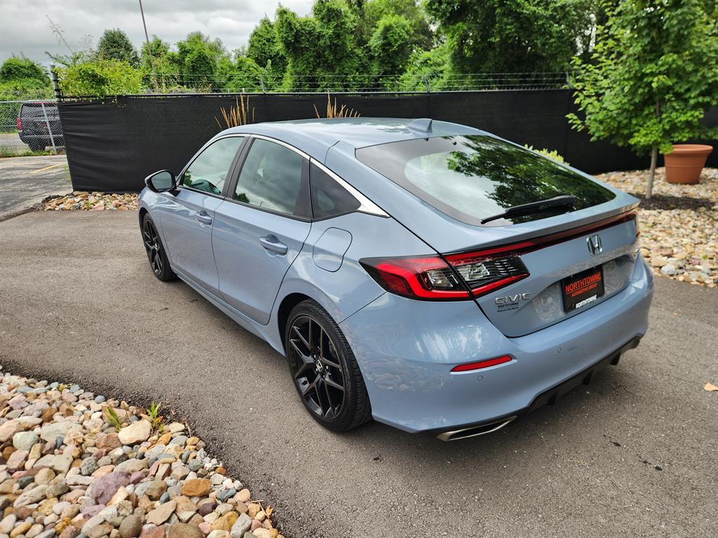2023 Honda Civic Sport Touring Hatchback photo 3