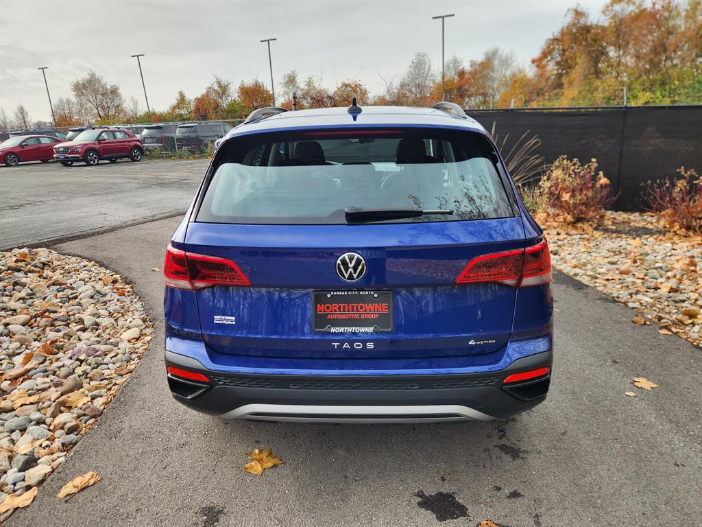2024 Volkswagen Taos S photo 3