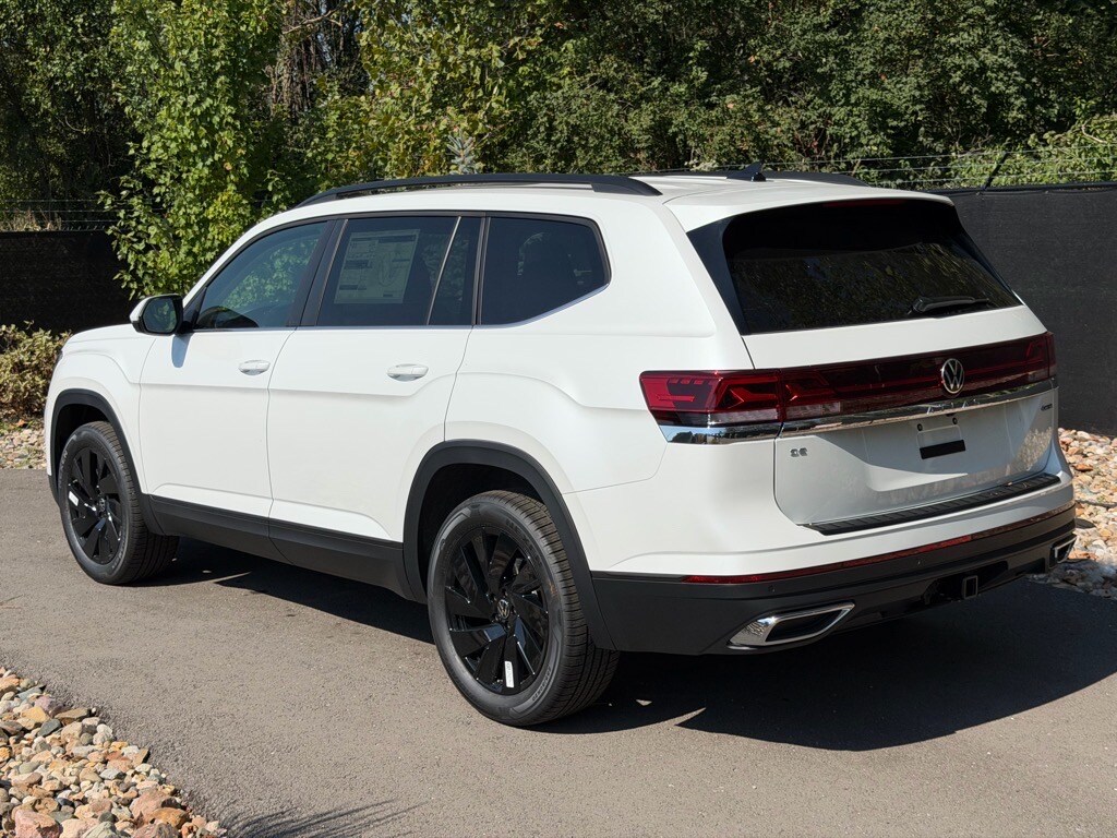2026 Volkswagen Atlas SE Technology photo 2