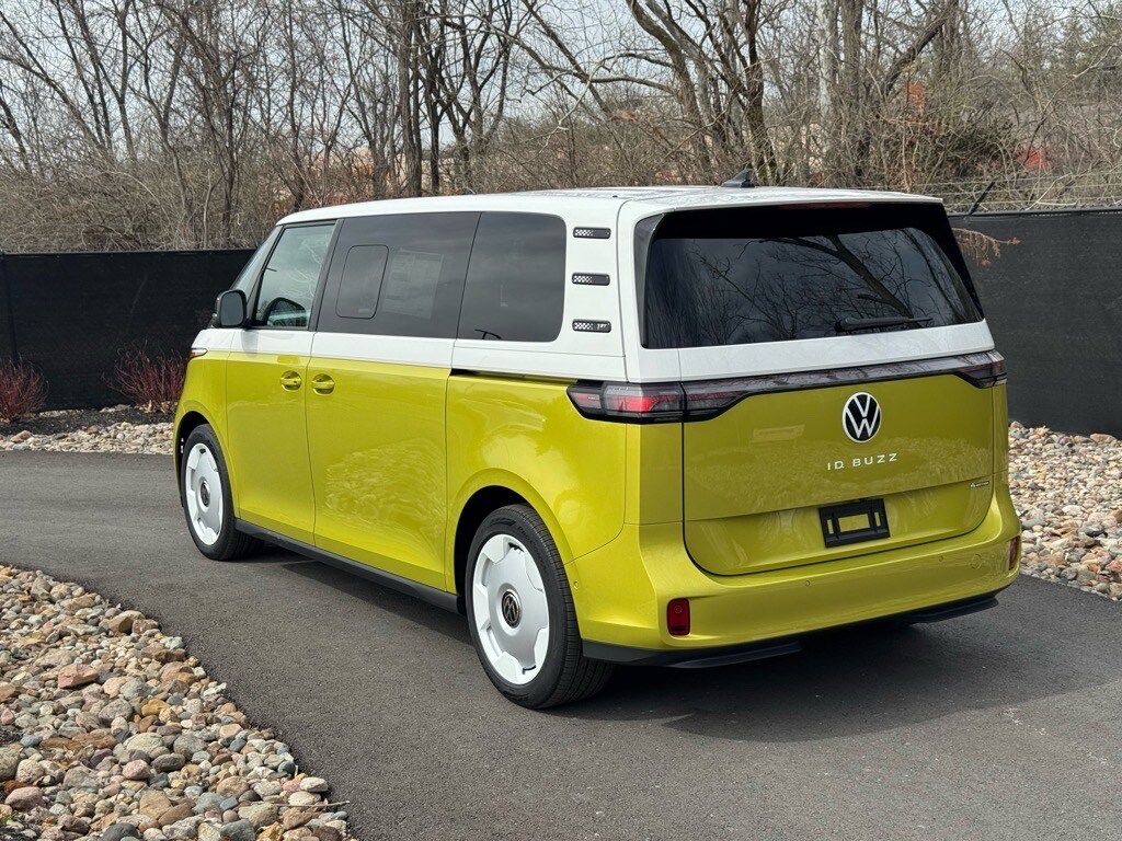 2025 Volkswagen ID. Buzz photo 3