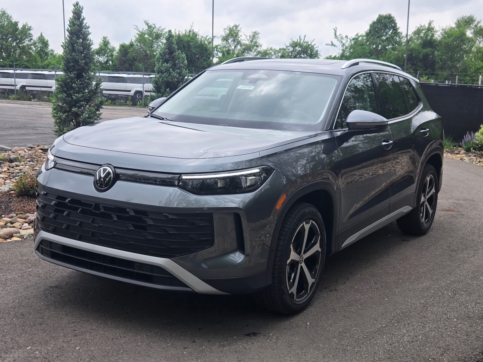 2026 Volkswagen Tiguan 2.0T SE 4Motion's photo