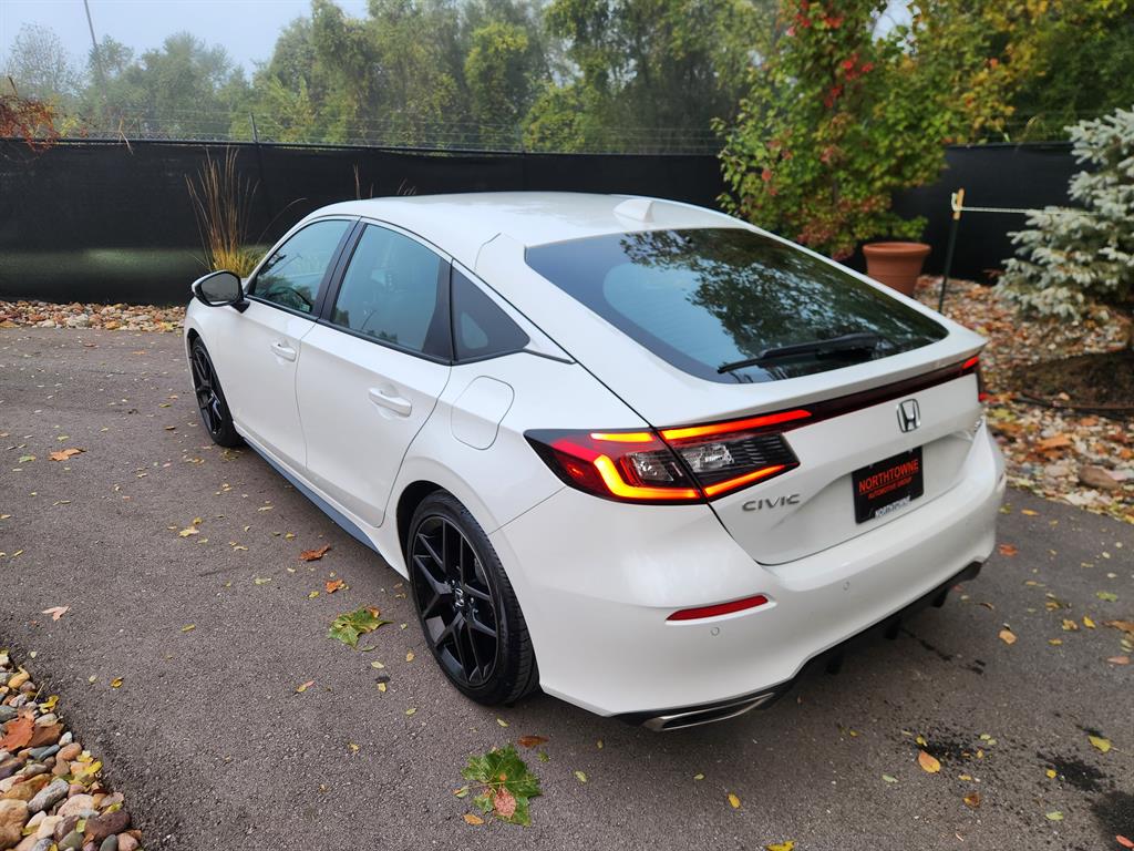 2024 Honda Civic Sport Touring Hatchback photo 3