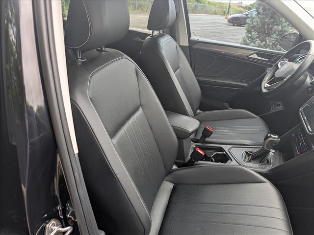 2023 Volkswagen Tiguan SE - Photo 12