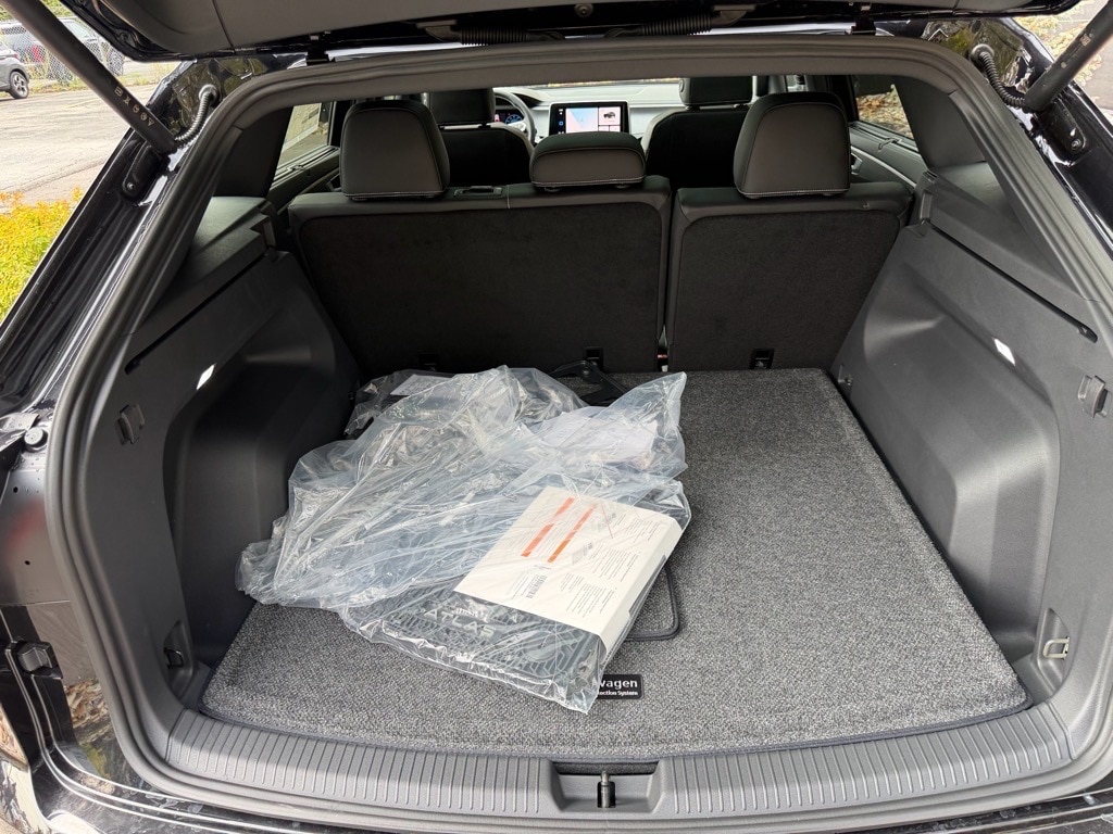 2026 Volkswagen Atlas Cross Sport SE w/Tech - Photo 17