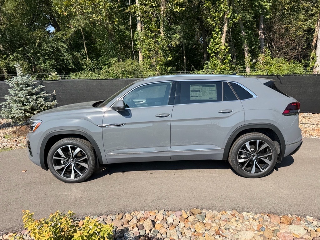 New 2026 Volkswagen Atlas Cross Sport 2.0T SEL Premium R-Line SUV