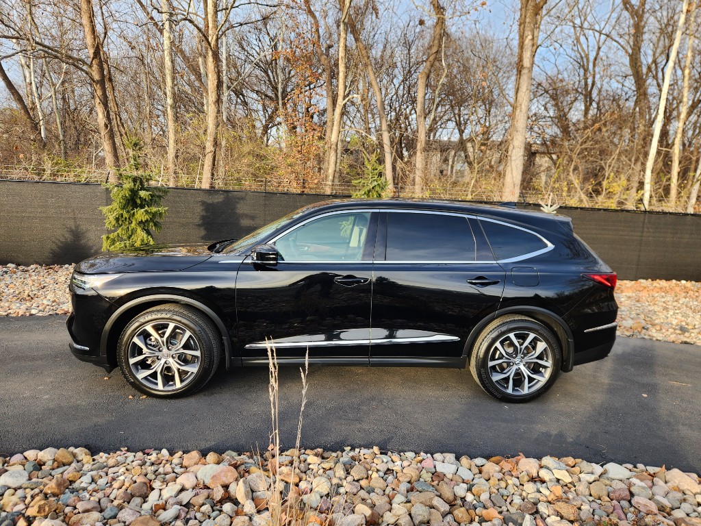 Used 2022 Acura MDX Technology Package with VIN 5J8YE1H46NL009553 for sale in Kansas City, MO