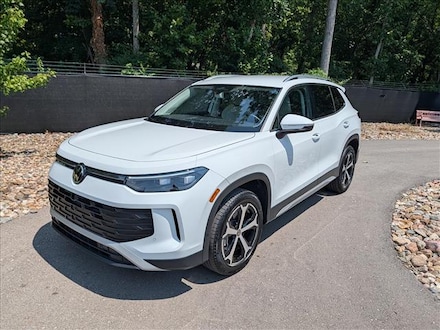 2025 Volkswagen Tiguan 2.0T SE SUV