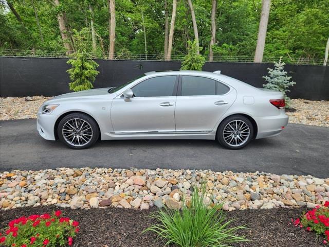 Used 2016 Lexus LS  with VIN JTHCL5EF9G5027448 for sale in Kansas City
