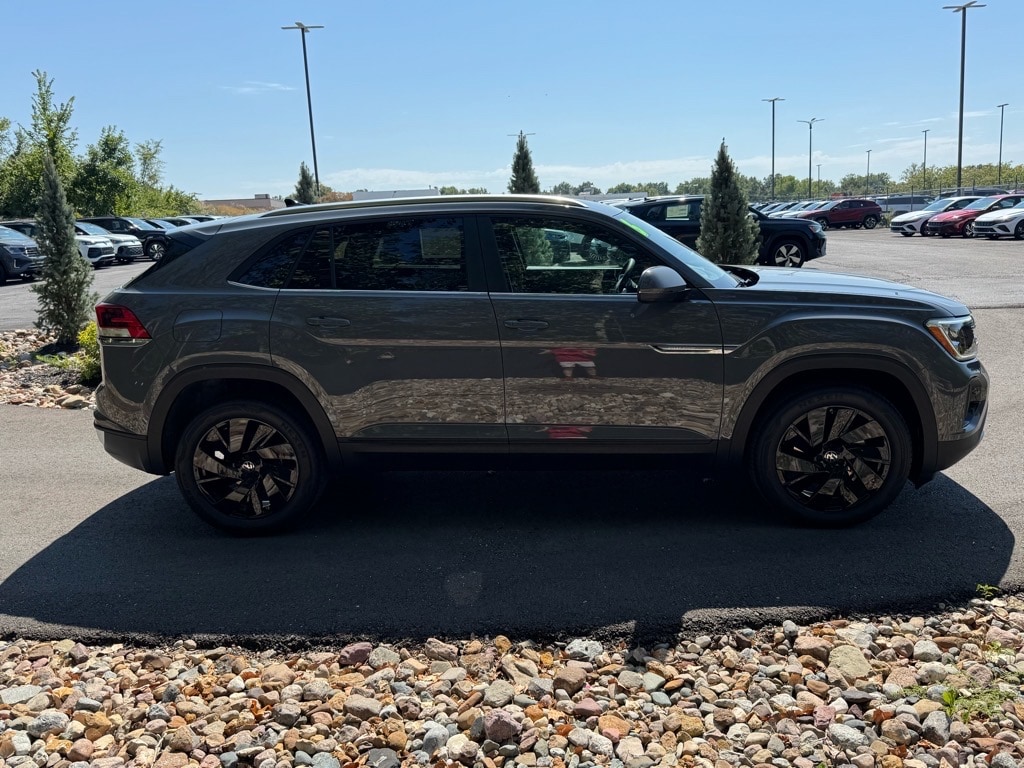 2026 Volkswagen Atlas Cross Sport SE w/Tech - Photo 6
