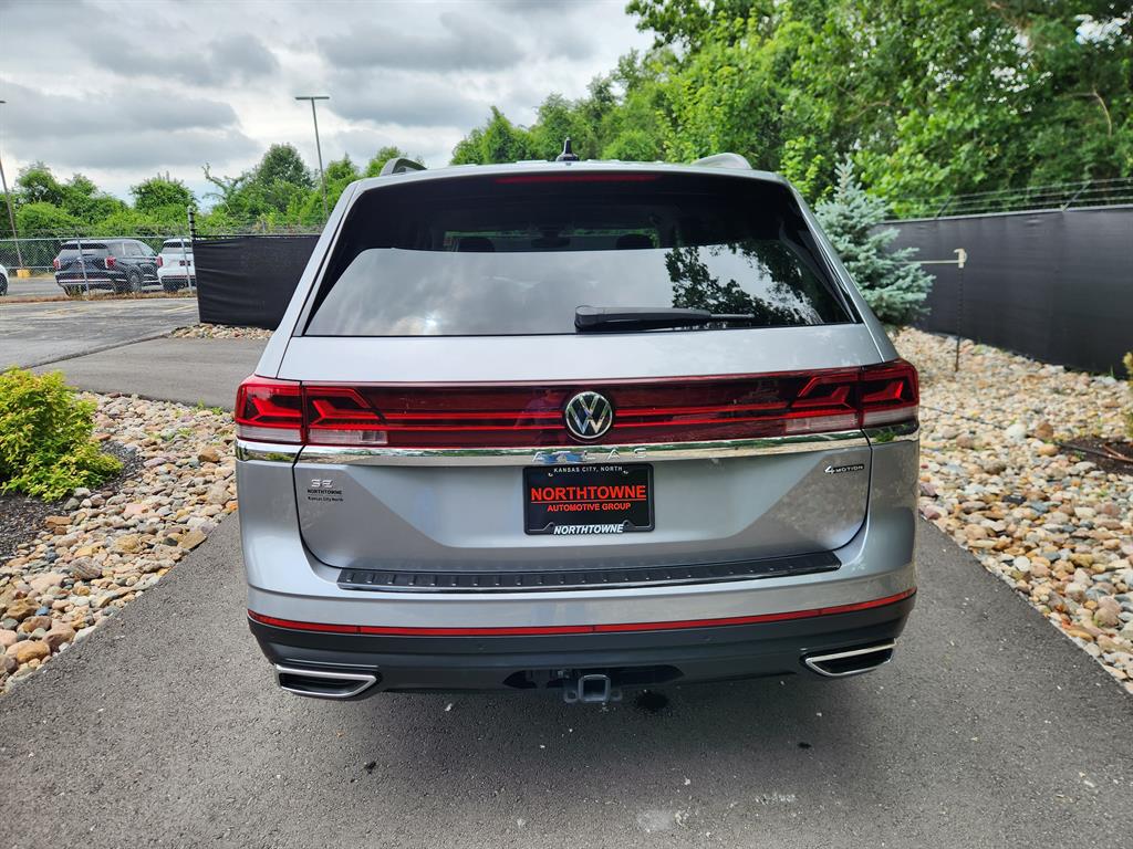2024 Volkswagen Atlas SE Technology photo 4