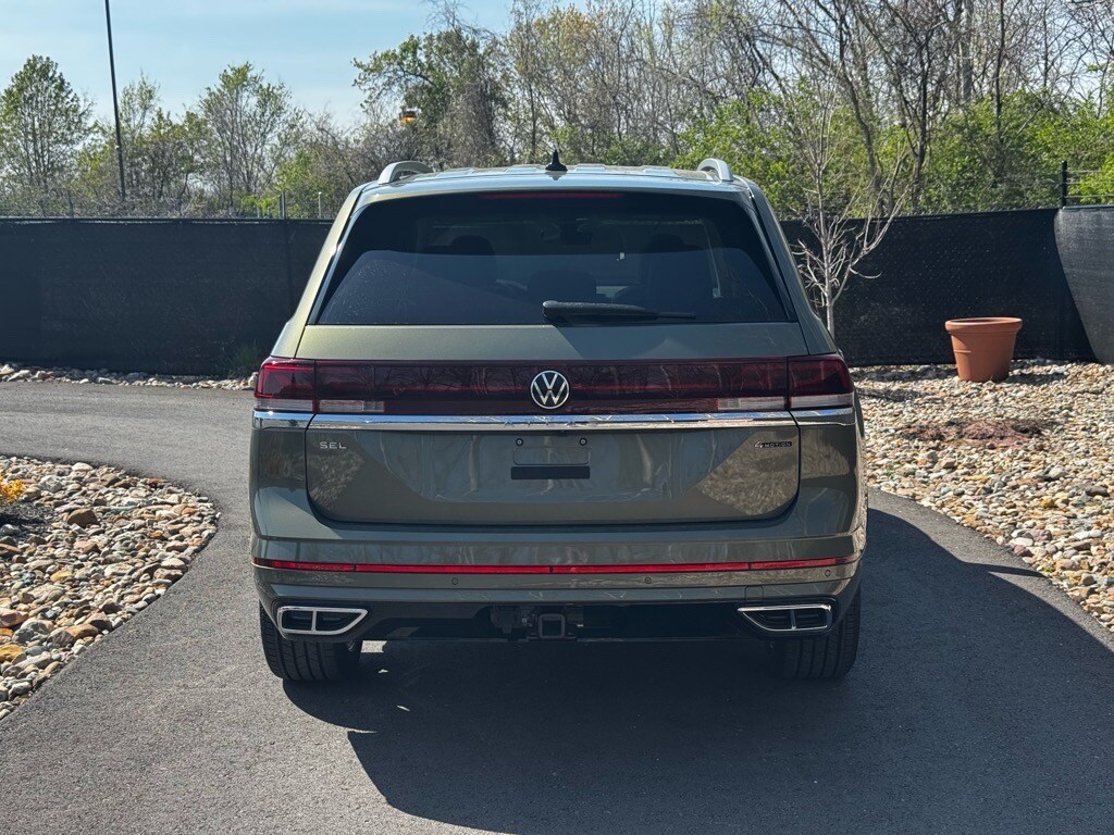 2025 Volkswagen Atlas SEL Premium R-Line photo 4