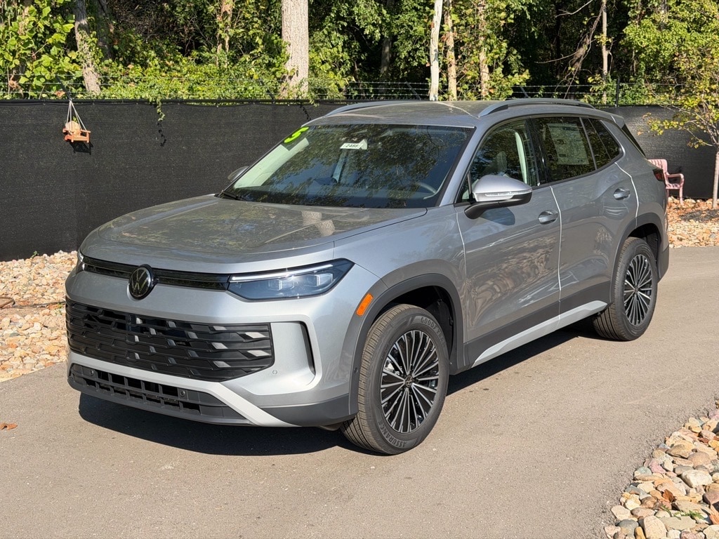 2025 Volkswagen Tiguan S's photo