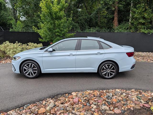 Certified 2025 Volkswagen Jetta SE with VIN 3VW7X7BU3SM105454 for sale in Kansas City
