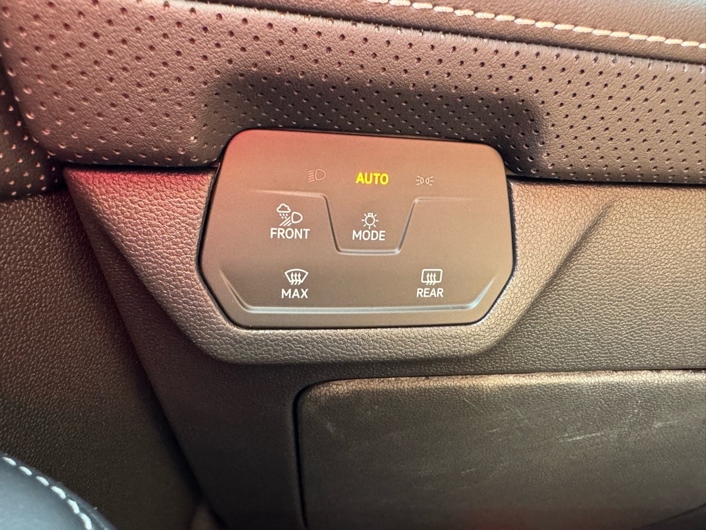 2026 Volkswagen Atlas Cross Sport SE w/Tech - Photo 25