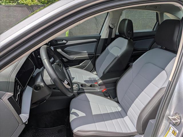 2025 Volkswagen Jetta SE - Photo 23