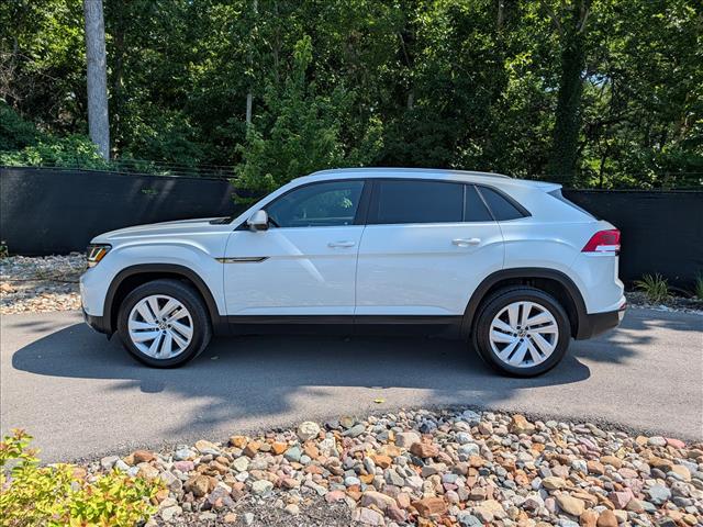 Used 2020 Volkswagen Atlas Cross Sport SE w/Tech with VIN 1V21E2CAXLC224755 for sale in Kansas City