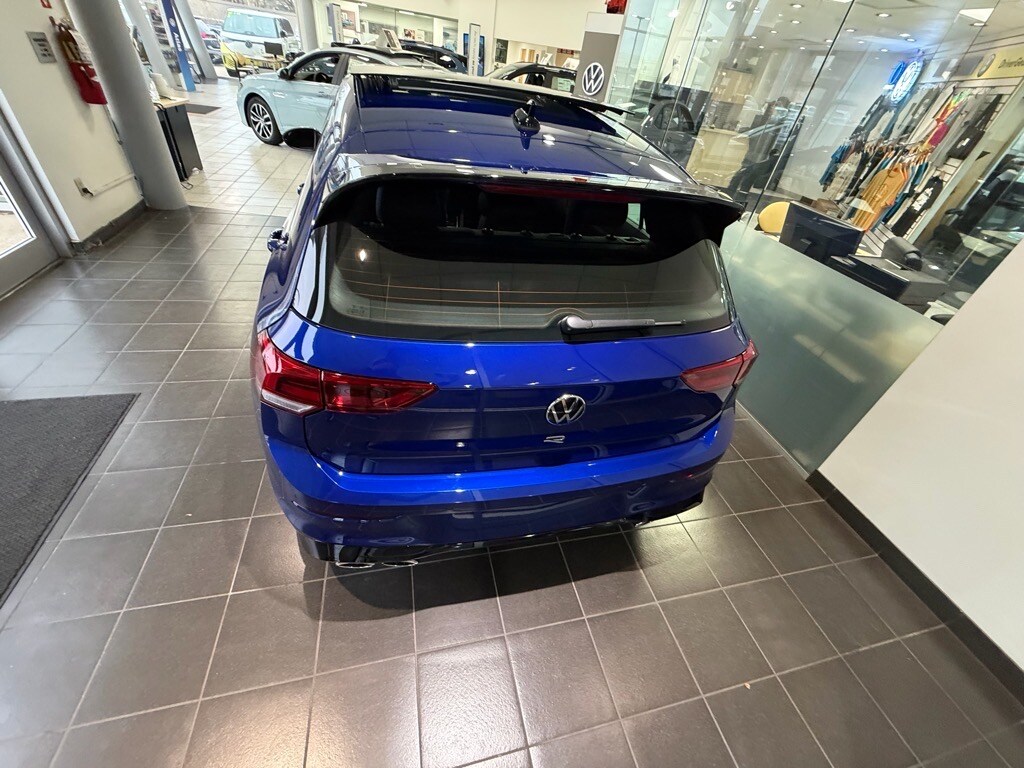 2026 Volkswagen Golf R 2.0 TSI photo 3