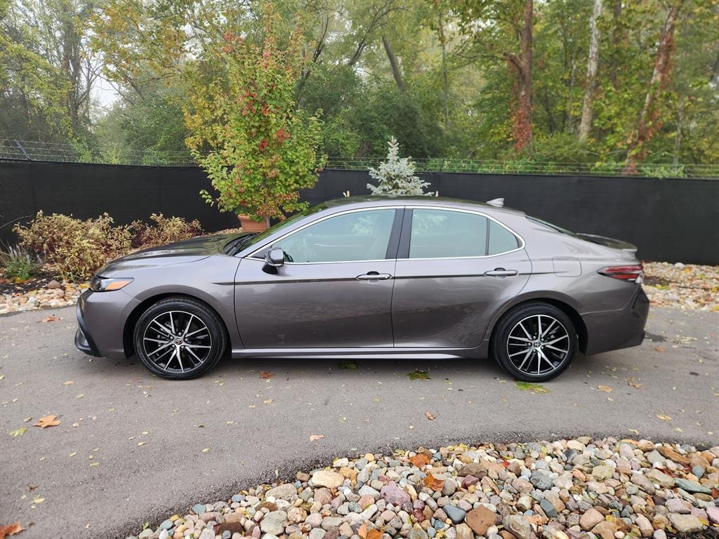 Used 2023 Toyota Camry SE Sedan