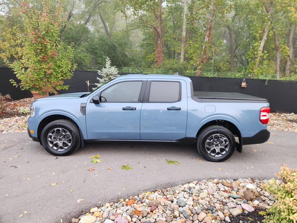 2024 Ford Maverick XLT photo 2